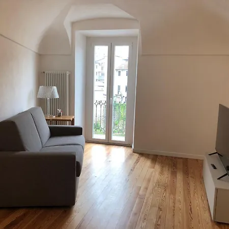 Gusterhouse Castellazzo Daire